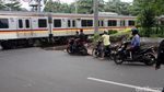 Lokasi Favorit Pemotor Lawan Arus di Depan Apartemen Kalibata