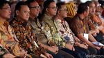 Potret Gembira Lansia Terima 500 Kacamata Gratis dari Pemprov DKI