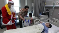 Siloam terus membudayakan tradisi sekaligus memberi kejutan manis bagi pasien rawat inap dan keluarga di hari yang penuh makna.