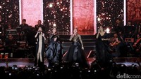 Tak heran jika kita melihat penampilan dan kesuksesan masing-masingnya dalam dunia musik Tanah Air.