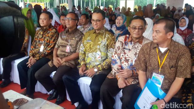 Anies Hadiri Peluncuran Kartu Jakarta Lansia di Monas