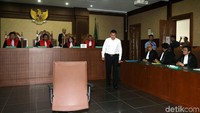 Dalam pertimbangan, hakim menyatakan Andi Narogong bersama pihak lain mengarahkan perusahaan tertentu, dalam hal ini Konsorsium PNRI, sebagai pemenang lelang proyek e-KTP. Tiga konsorsium yang diminta Andi menang lelang proyek ini adalah PNRI, Astragraphia, dan Murakabi Sejahtera.