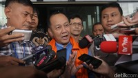 Syafruddin diduga terlibat dalam kasus suap penerbitan Surat Keterangan Lunas (SKL) Bantuan Likuiditas Bank Indonesia (BLBI) terhadap Bank Dagang Negara Indonesia (BDNI) milik Sjamsul Nursalim.