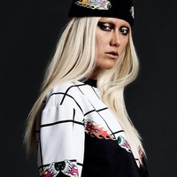 Bukan hanya menjadi model dan bintang film, Fahrani juga membuka bisnis usaha fashion clothing line. Foto: Instagram