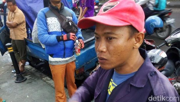 Icang, ojek pangkalan di Tanah Abang / 