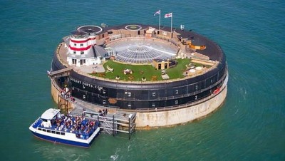 Benteng di Tengah Laut yang Disulap Jadi Hotel Mewah