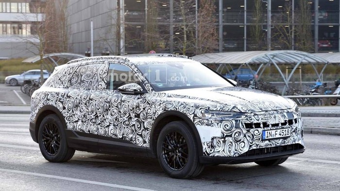 Crossover Listrik Audi Mulai Dites di Jalanan