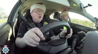 Carpool karaoke merupakan segmen di talkshow The Late Late Show with James Corden yang tayang di TV CBS. (Foto: Dok. Twitter @StaffsPolice)