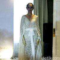Fashion Show koleksi terbaru gaun pengantin Bramanta Wijaya yang terinspirasi masa kejayaan Hollywood di era 30-an di Hotel Gran Mahakam, Jakarta, Rabu [20/12/2017]. Foto: Mohammad Abduh/Wolipop