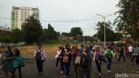 Gubernur DKI Jakarta, Anies Baswedan mengatakan lahan diberikan untuk memfasilitasi kebutuhan warga. Dia ingin semua pihak mendapatkan kesempatan yang sama.
