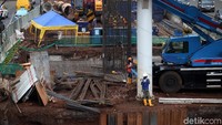 Sementara itu, Adhi Karya menargetkan pembangunan fisik LRT Jabodebek mencapai 30% sampai akhir tahun ini. Direktur Operasi Adhi Karya Pundjung Setya Brata mengatakan, sampai minggu pertama Desember ini progres fisik LRT Jabodebek telah mencapai 26%.