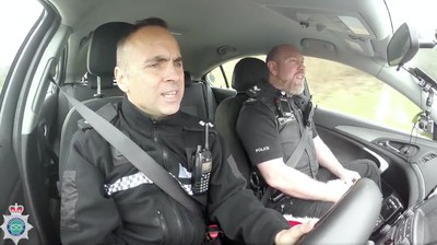 Foto: Berbagai Aksi Carpool Karaoke Ala Polisi Patroli
