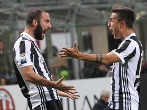 Dybala-Higuain Antarkan Juventus ke Perempatfinal