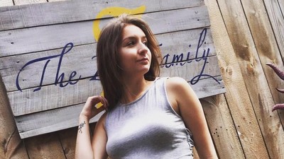 Foto: Ini YouTuber Cantik yang Tembak Suami Demi Viral di Medsos