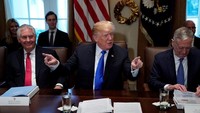 Sebelumnya pada Rabu (20/12) menjelang voting Majelis Umum PBB, Presiden Trump mengeluarkan ancaman atas negara-negara yang akan menentang AS dalam voting di Majelis Umum PBB. Trump mengancam akan memangkas dana bantuan bagi negara-negara yang menentang AS. (Foto: REUTERS/Jonathan Ernst)