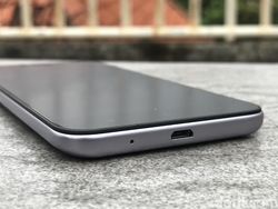 Unboxing Redmi 5A, Ponsel 4G di Bawah Rp 1 Juta