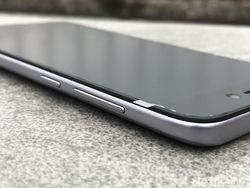 Unboxing Redmi 5A, Ponsel 4G di Bawah Rp 1 Juta