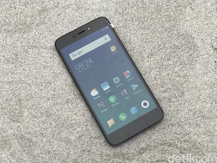 Xiaomi Redmi 5A. Foto: Adi Fida Rahman/detikINET Xiaomi Redmi 5A. Foto: Adi Fida Rahman/detikINET