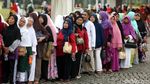 Potret Gembira Lansia Terima 500 Kacamata Gratis dari Pemprov DKI