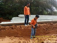 Ini Penampakan Jalan Jadi 'Bubur' saat Hujan di Kampar Riau