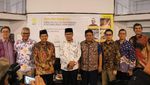 Foto: Kebersamaan Singkat Dedi Mulyadi-Ridwan Kamil di Panggung UI