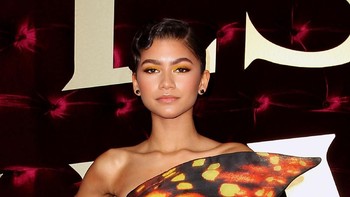 Di urutan ke 2, ada Zendaya. Rata-rata, ia melakukan 566 posting tiap bulan, dengan rincian 35 kali di Instagram dan 531 kali di Twitter. Foto: Lisa Maree Williams/Getty Images