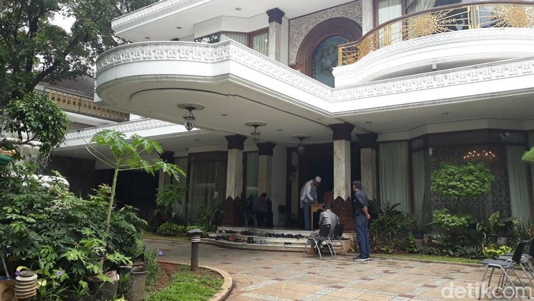 Begini Suasana Rumah Duka Pengusaha Sukamdani Sahid Begini Suasana Rumah Duka Pengusaha Sukamdani Sahid