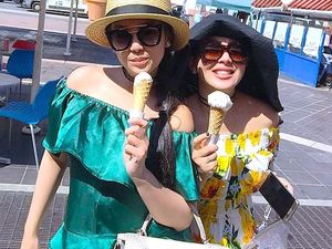Pose Manja Syahrini dengan Makanan hingga Makanan yang Bikin Awet Muda