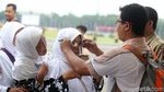 Potret Gembira Lansia Terima 500 Kacamata Gratis dari Pemprov DKI
