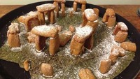 Bangunan yang sudah ada sejak zaman Neolitikum ini memang jadi kebanggan orang Inggris. Kini gingerbread disusun sedemikian rupa sehingga menghasilkan bentuk yang mirip dengan bangunan Stonehenge. Menurut Anda bagaimana? Foto: Istimewa