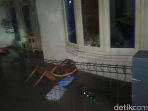 Air Surut, Ini Kondisi Terakhir Perbaikan Tanggul Kali Pulo di RT 14