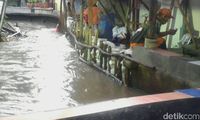 Air Kali Pulo mulai surut