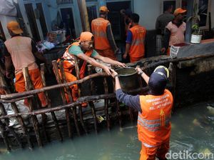 Anies Ingin Lebarkan Kali Pulo, Warga Jati Padang Minta Ganti Untung
