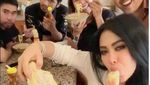 Wah, Pose Manja Syahrini Bersama Makanan Ini Bikin Gagal Diet!