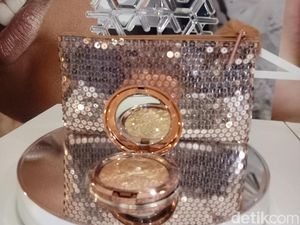 Jelang Natal & Tahun Baru, MAC Rilis Highlighter Spesial