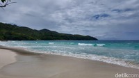 Pantai Anse Lazio dinobatkan sebagai pantai terbaik ketiga dunia tahun 2017 versi situs FlightNetwork (Fitraya/detikTravel)