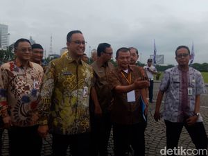 Anies Hadiri Peluncuran Kartu Lansia Jakarta di Monas