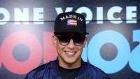Daddy Yankee yang dikenal dengan lagu despacito sangat menikmati makanan yang biasa disajikan saat musim liburan. Penyanyi asal Puerto Rico ini sangat menyukai makanan tradisional dari boricua yaitu pasteles dan alcapurrias.  Foto: Istimewa