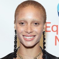 Rambut botak atau cepak mungkin tidak banyak disukai wanita. Tapi menurut ilmu China, rambut botak justru memberi citra positif. Orang yang berani menggunduli kepalanya berhati besar, pencinta dan pribadinya cerah. Foto: Getty Images