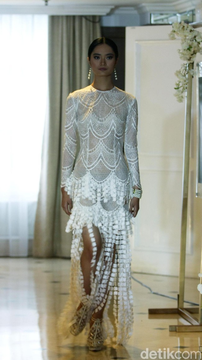 Fashion Show koleksi terbaru gaun pengantin Bramanta Wijaya yang terinspirasi masa kejayaan Hollywood di era 30-an di Hotel Gran Mahakam, Jakarta, Rabu [20/12/2017]. Foto: Mohammad Abduh/Wolipop