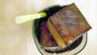 Penggemar kopi pasti akrab dengan coffee cubes. Biasanya dinikmati sebagai es kopi susu dengan tambahan susu segar. Slurrpp! Foto: Istimewa