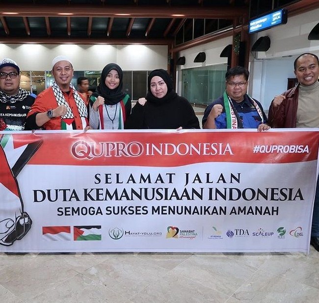 Sejak Desember 2017 penyanyi Melly Goeslaw berangkat ke Palestina untuk melihat keadaan anak-anak di sana dan menyalurkan bantuan untuk para pengungsi. Foto: Dok. Instagram/melly_goeslaw