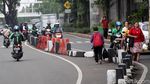 Lokasi Favorit Pemotor Lawan Arus di Depan Apartemen Kalibata