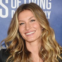 Rambut bergelombang menunjukkan kamu orang yang inovatif dan kreatif. Semangatnya tinggi, berkeinginan kuat, emosional dan perasaannya gampang rapuh jika ada perkataan atau perlakuan yang menyakitkan. Kebebasan juga jadi sesuatu yang penting untuknya. Foto: Getty Images