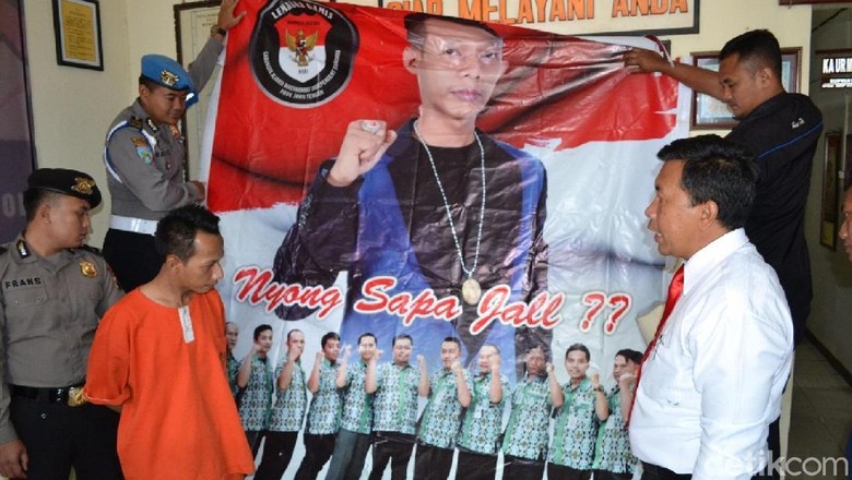 Sosok di Baliho Nyong Sapa Jal, Ditangkap Polisi Karena Menipu Sosok di Baliho Nyong Sapa Jal, Ditangkap Polisi Karena Menipu