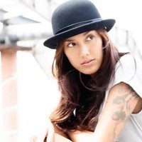  Tampil dengan rambut lurus panjang, Fahrani tampak manis dan memesona. Foto: Instagram