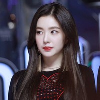 Di urutan keempat, ada Irene Red Velvet. Irene berhasil memikat para penggemar, terlihat dengan visual-nya yang cantik. Sepanjang 2017, Irene juga cukup aktif sebagai presenter dan bintang tamu variety show, selain tentunya mempromosikan lagu. Foto: Instagram