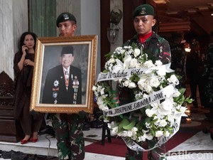 MS Hidayat dan Ciputra Kenang Sukamdani Sahid