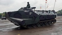Aksi ini ditampilkan untuk memeriahkan penyambutan Panglima TNI yang baru.