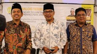 Pertemuan kedua tokoh Jawa Barat ini menarik. Dedi Mulyadi merupakan pihak yang mengawali pencabutan dukungan Golkar dari Ridwan Kamil. Foto: ILUNI UI